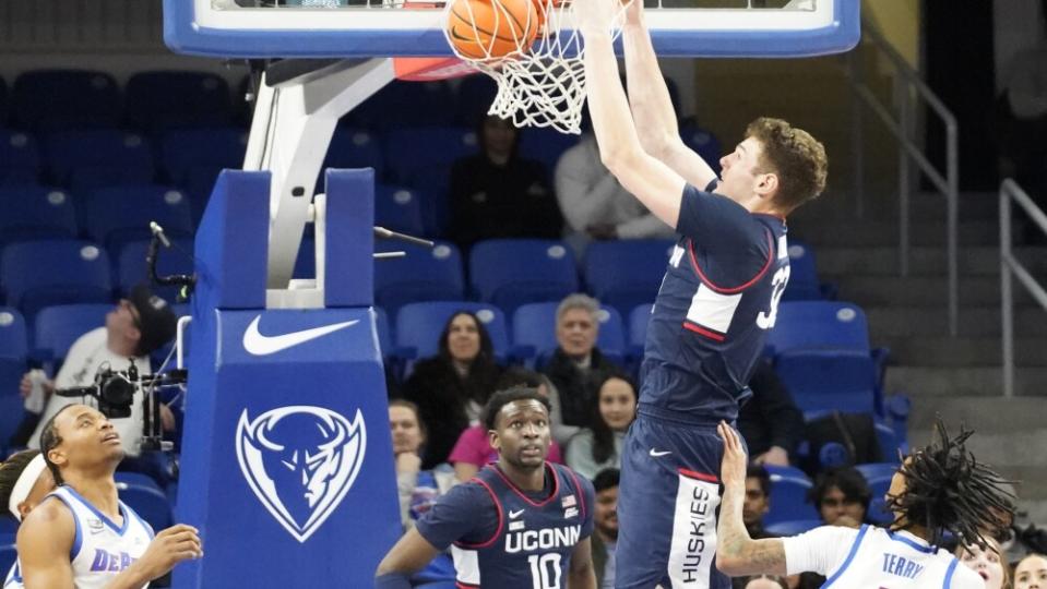 Donovan Clingan UConn