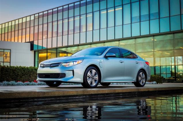 2017 Kia Optima Plug-in Hybrid front quarter photo