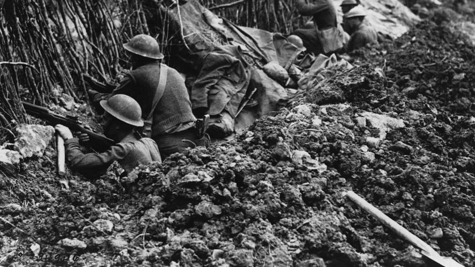 soldiers in trenches along the american front line in the meuse valley north of verdun