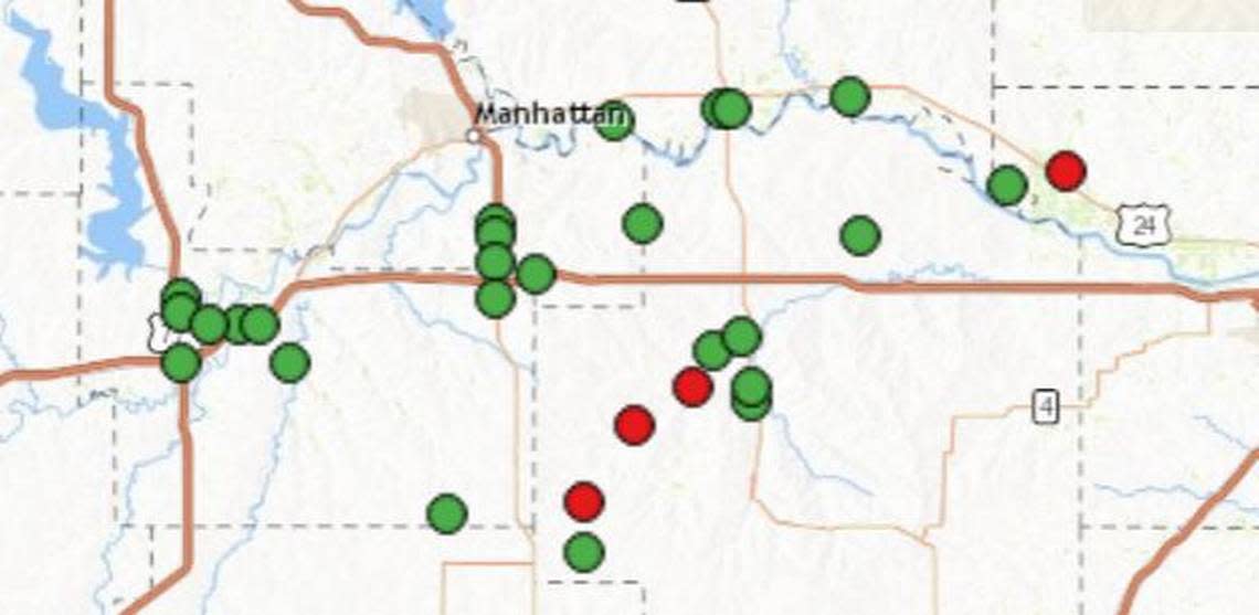 Here is a screenshot showing the areas where tornadoes were reported Wednesday night in Kansas. Reports of tornadoes are in red; hail is in green.