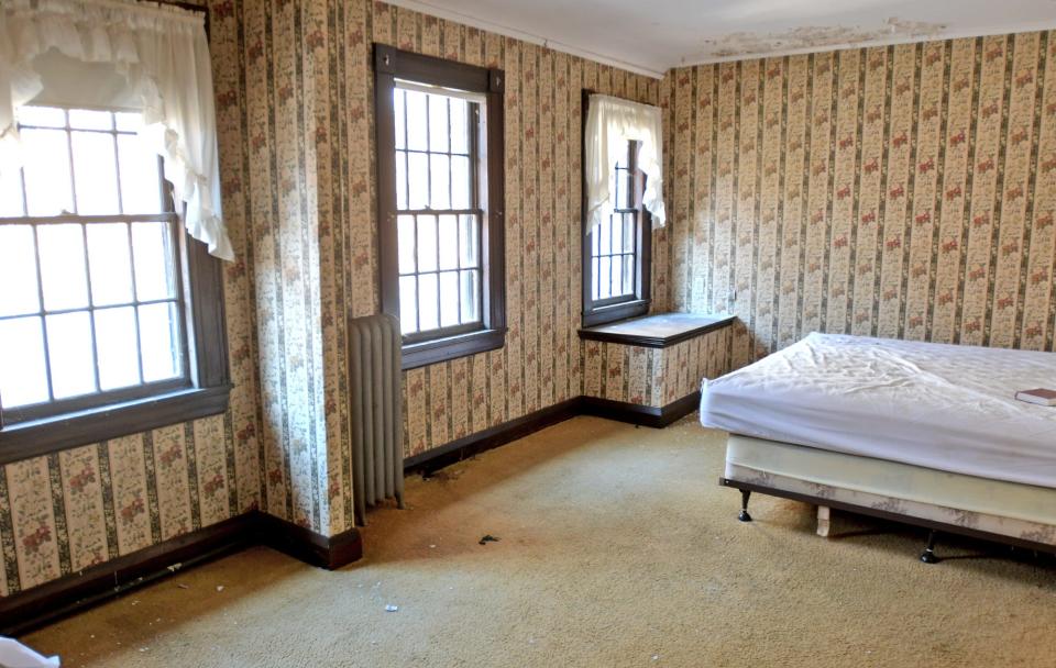 One of the guest rooms at the Sterling Inn Restaurant and Hotel.
