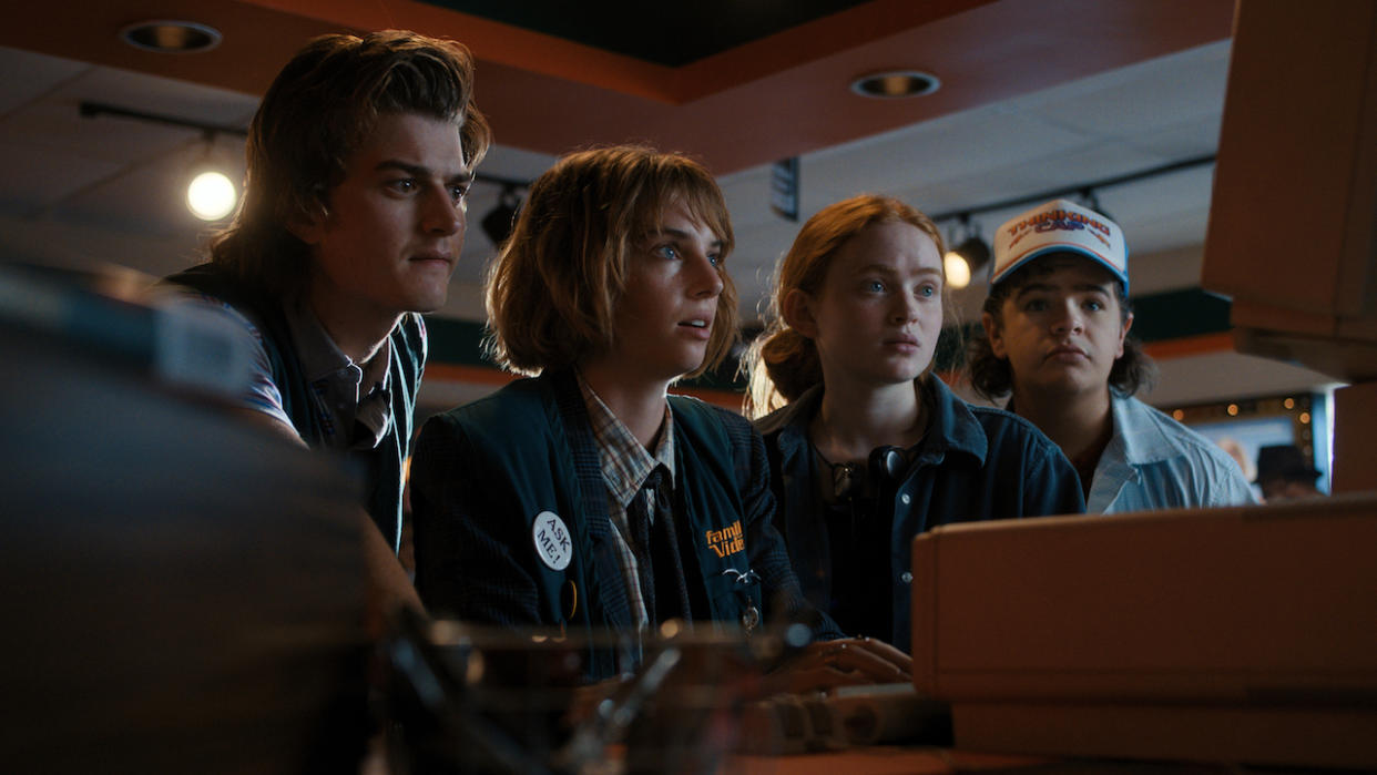  Joe Keery, Maya Hawke, Sadie Sink and Gaten Matarazzo in Stranger Things Season 4. 