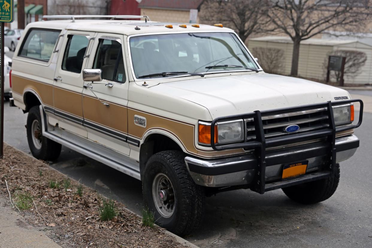 1989 Centurion Classic has Ford F-350 crew cab mated with rear bodywork of a Bronco.
