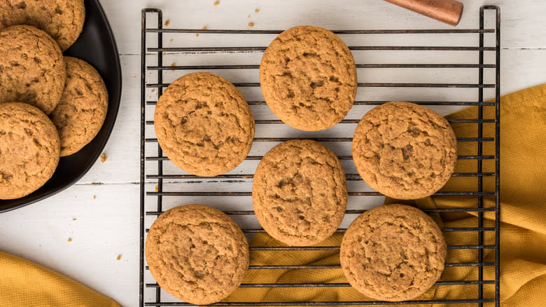 Snickerdoodle cookies on wire rack