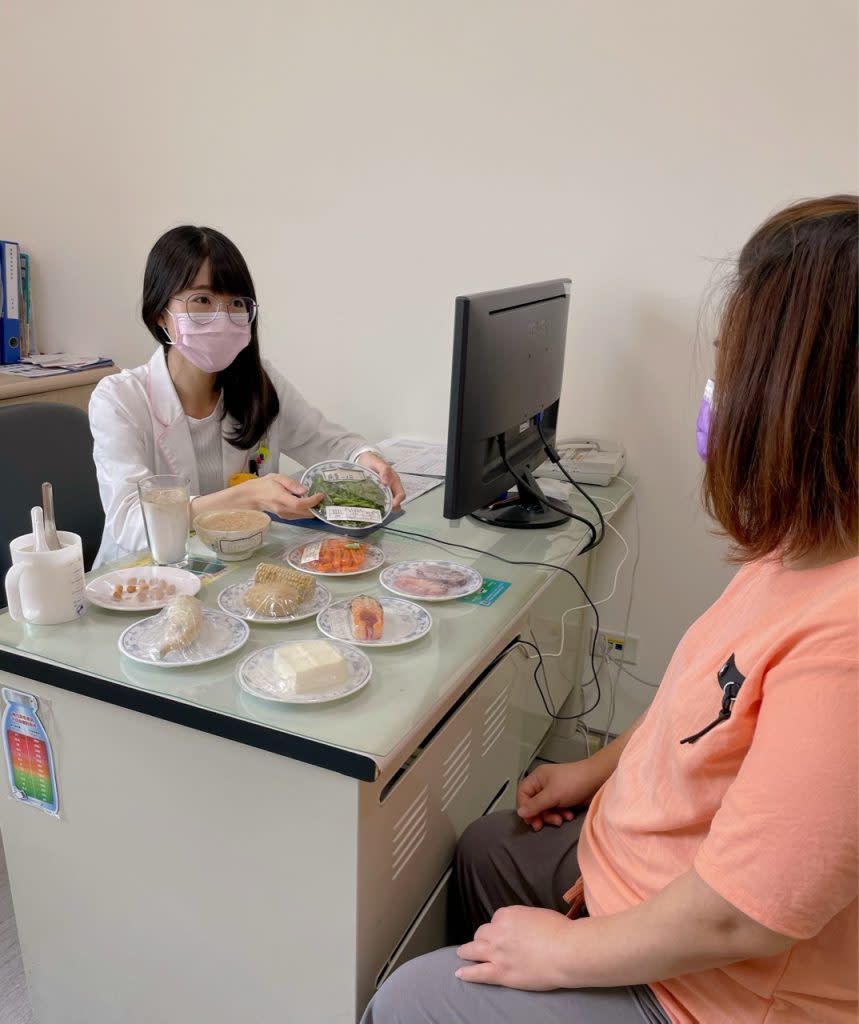 陳俐妏營養師表示，地中海飲食有助於預防失智症。（記者黃俊昇翻攝）