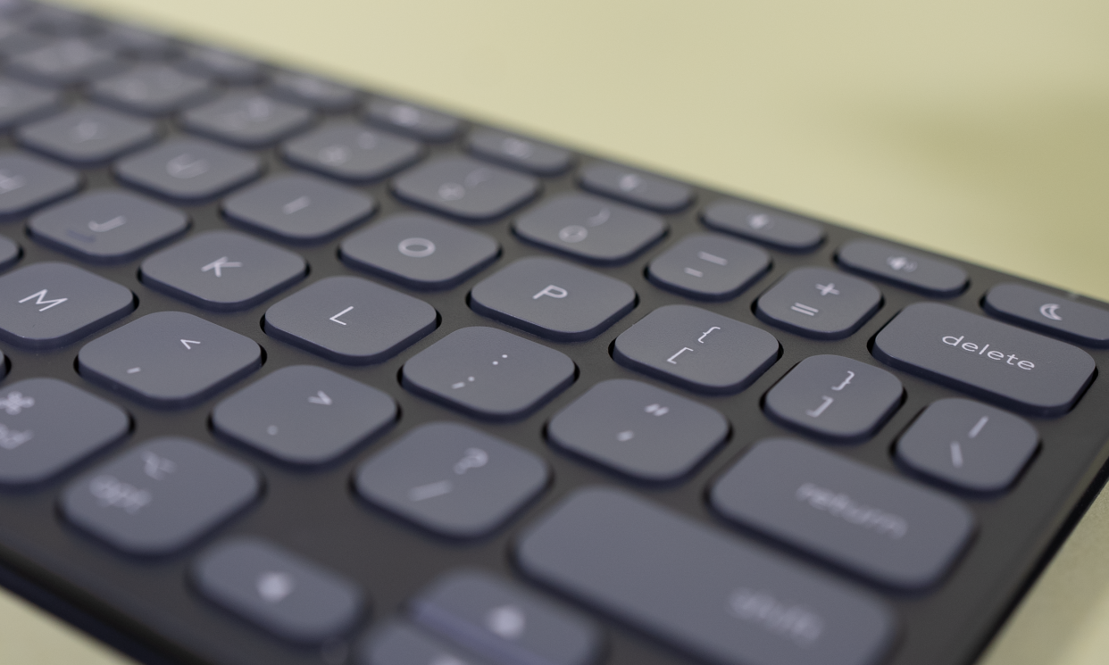  An up-close image of the Logitech Keys-To-Go 2 keyboard. 