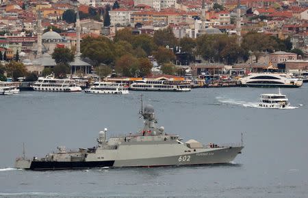 The Russian Navy's missile corvette Zeleny Dol sails in the Bosphorus, on its way to the Mediterranean Sea, in Istanbul, Turkey, October 5, 2016. REUTERS/Murad Sezer