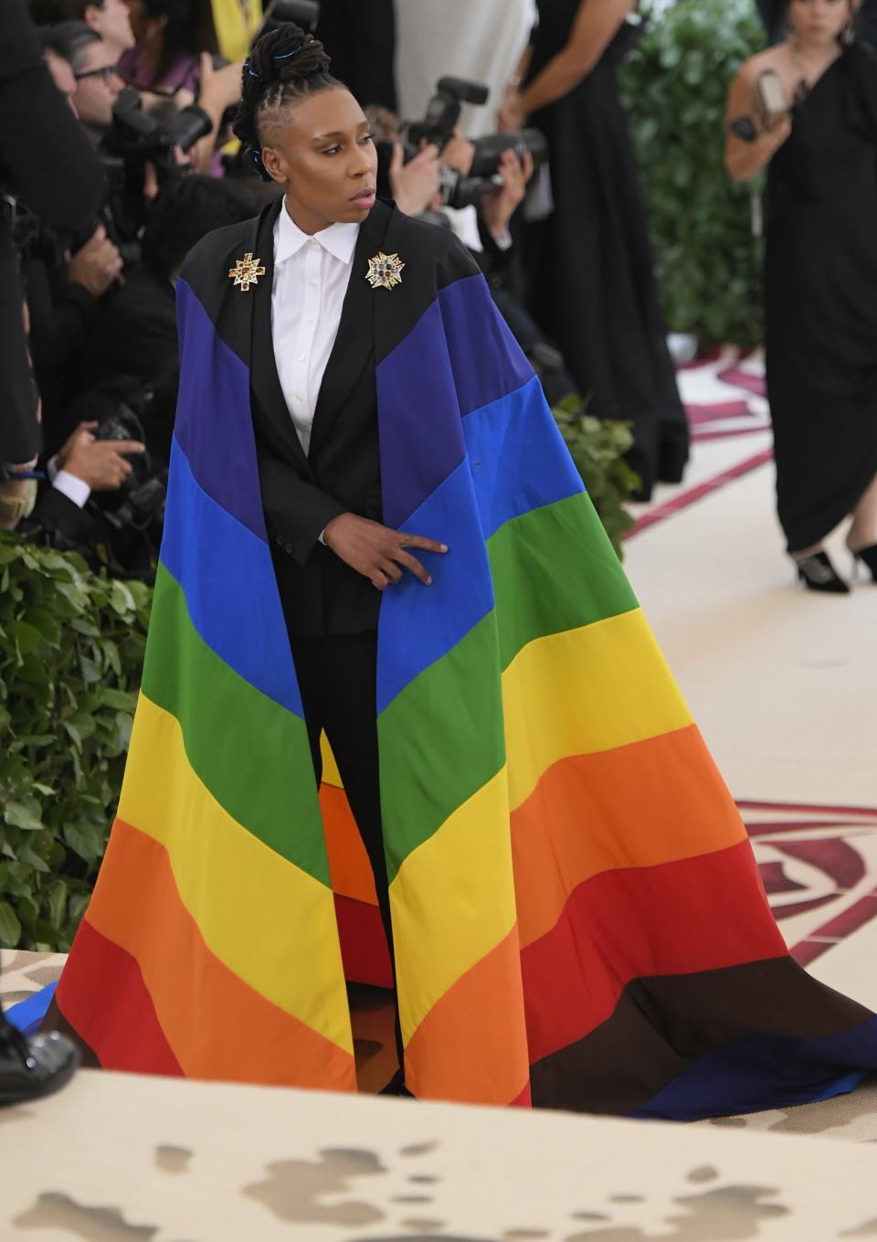 Everyone is showing up and showing out at this year's Met Gala 2018, including Lena Waithe, who wore a pride cape to the annual bash. Twitter's loving it.