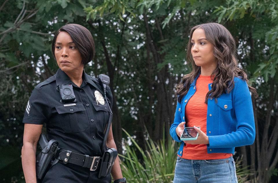 9-1-1: L-R: Angela Bassett and Corinne Massiah in the “What’s Your Fantasy?” episode of 9-1-1 airing Monday, Nov. 14 (8:00-9:02 PM ET/PT) on FOX. © 2022 FOX MEDIA LLC. CR: Jack Zeman/ FOX.