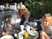 <p>Einen Familienurlaub machte auch Schauspielerin Naomi Watts, und zwar in Mexiko. Der Entspannungstrip ging mit einem leckeren Frühstück zu Ende, wie der Kommentar zum Bild verrät. (Bild-Copyright: naomiwatts/Instagram) </p>