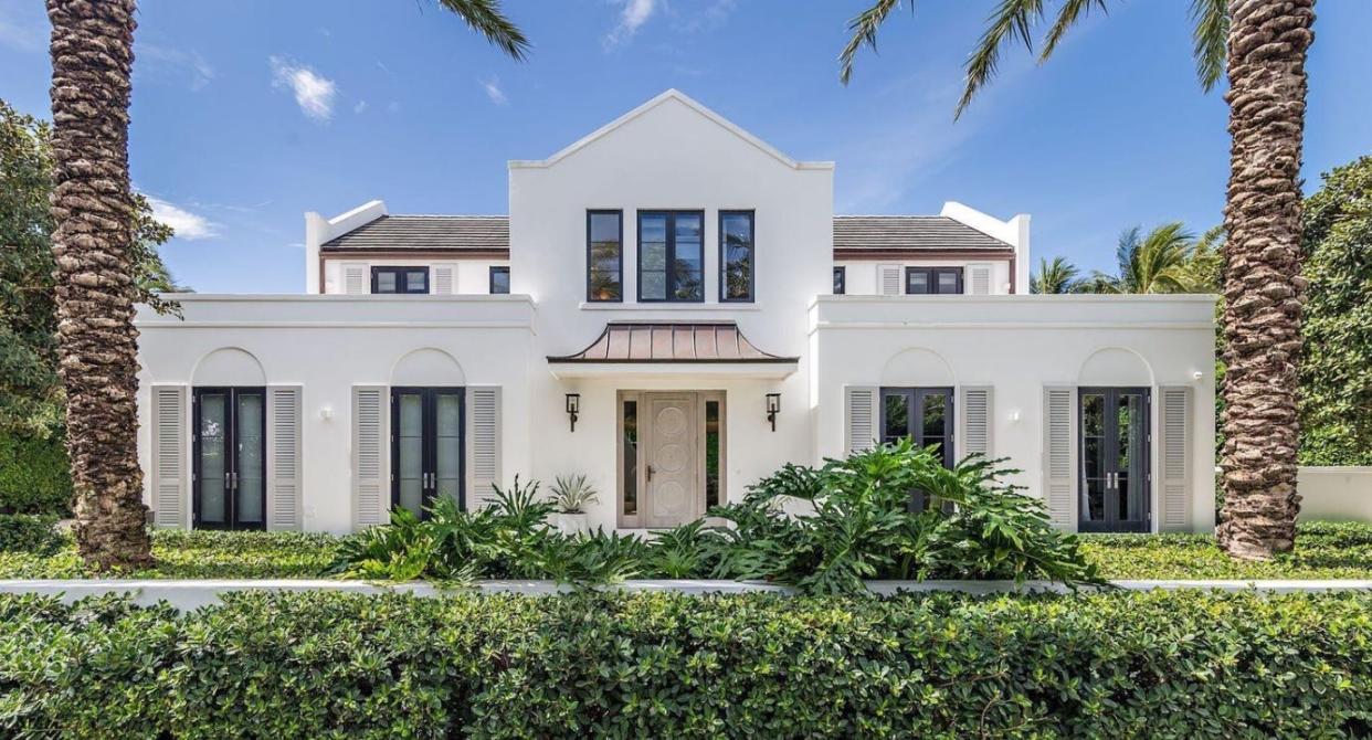 A contemporary-style house completed in 2017 has changed hands at 152 Dolphin Road for a price reported in the multiple listing service at $14.35 million. It sold about two years ago for a recorded $6.75 million.