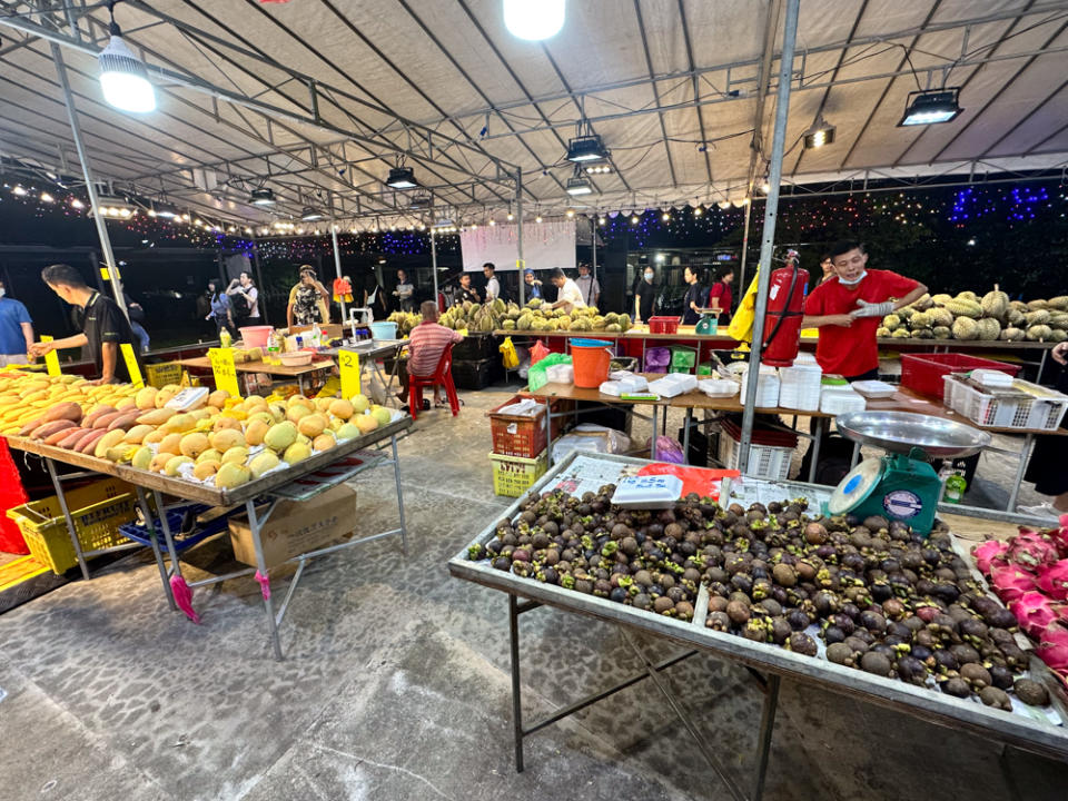 yishun pasar malam - fruits