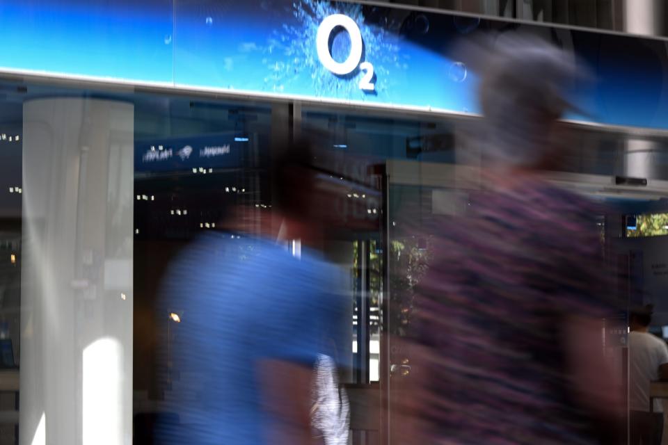 O2-Geschäft in München: Branchenkenner vermuten, dass andere Anbieter mit Preiserhöhungen nachziehen könnten. - Copyright: picture alliance/dpa | Federico Gambarini