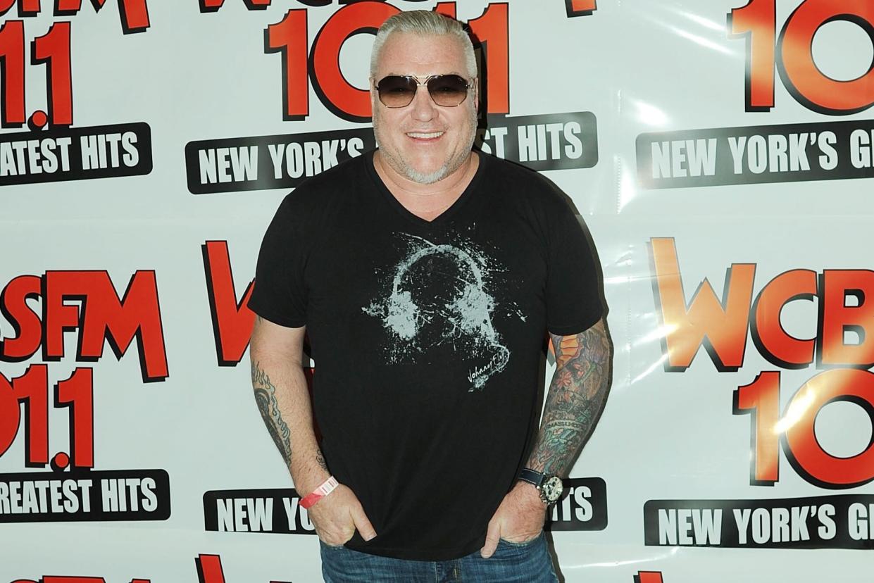 NEW YORK, NY - MAY 25: Steven Harwell of Smash Mouth performs at the WCBS FM Shannon In The Morning Summer Blastoff at Coney Island on May 25, 2018 in New York City. (Photo by Bobby Bank/Getty Images)