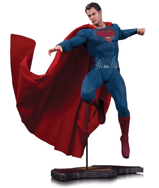 Man of Steel statue shows new Superman costume