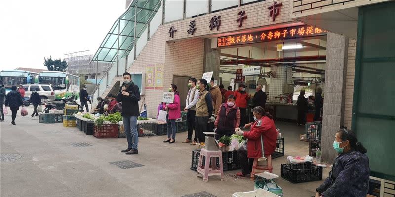 林飛帆赴馬祖與李問宣講公投四個不同意（圖／翻攝自臉書）