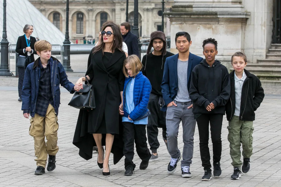 PARIS, FRANCE - JANUARY 30:  Actress Angelina Jolie and her children Maddox Jolie-Pitt, Shiloh Jolie-Pitt, Vivienne Marcheline Jolie-Pitt, Knox Leon Jolie-Pitt, Zahara Jolie-Pitt and Pax Jolie-Pitt are seen leaving the Louvre museum on January 30, 2018 in Paris, France.  (Photo by Marc Piasecki/GC Images)