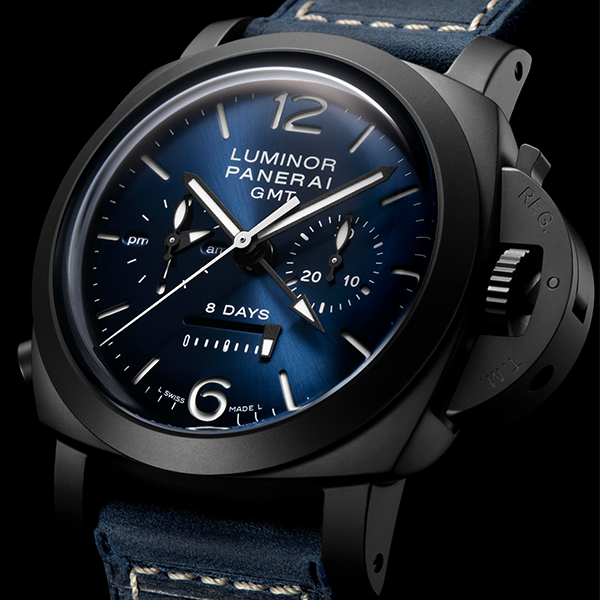 Luminor Chrono Monopulsante GMT Blu Notte｜PAM01135／錶徑44mm／黑色陶瓷錶殼／時間指示、計時碼錶、第二地時間、日夜顯示功能、動力儲存指示／P.2004手上鏈機芯／防水100米／建議售價：NT$ 690,000（限量200只）