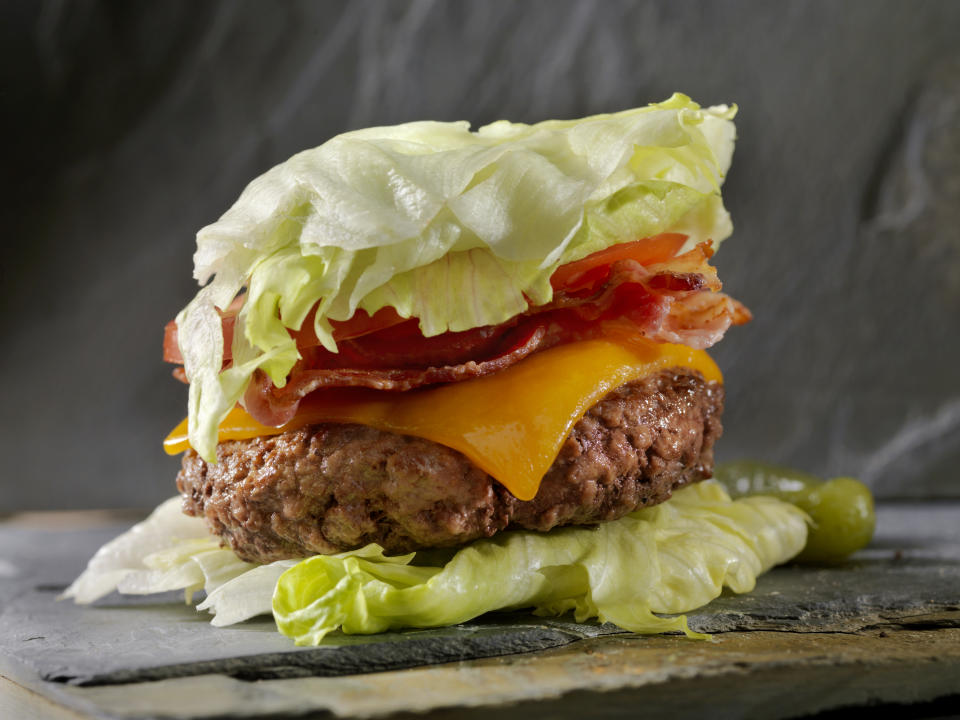 Alles, außer Kohlenhydrate? Forscher warnen vor einer Low-Carb-Diät (Symbolbild: Getty Images)