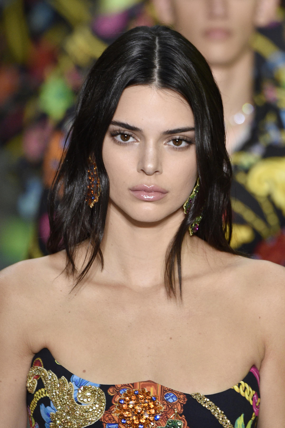 Kendall Jenner Walks Her First Runway in Five Months at Versace