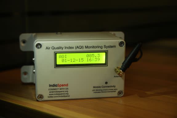 An air monitoring device from IndiaSpend.