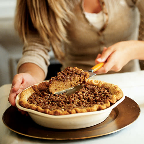 Cinnamon Streusel-Topped Pumpkin Pie