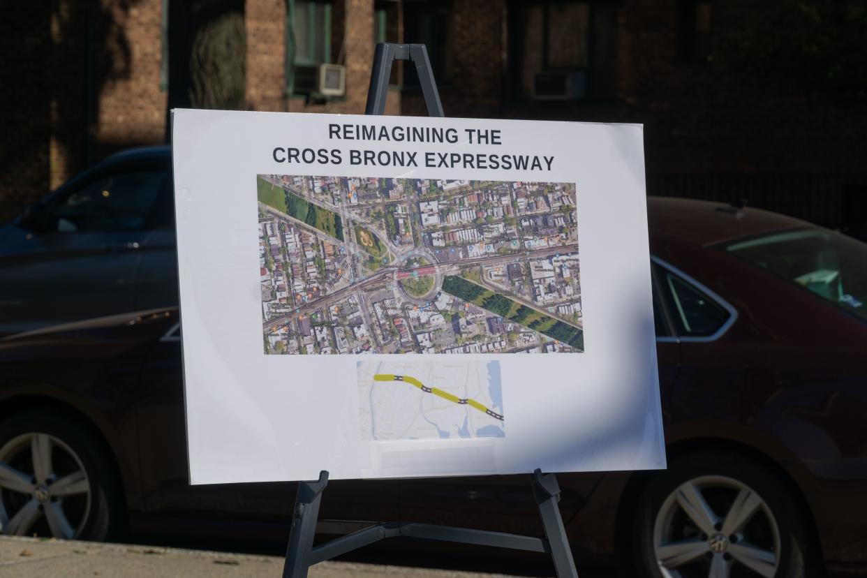An exhibit shows plans to make the Cross Bronx Expressway environmentally safer for New York City. 