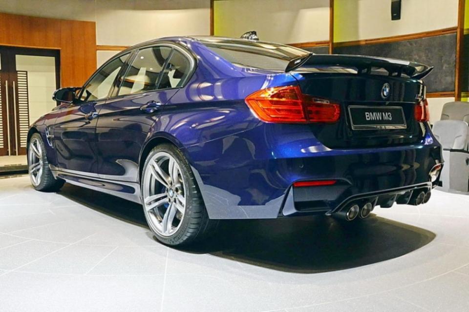 多了碳纖『小尾翼』！BMW F80 M3『Tanzanite Blue』Special Edition現身Abu Dhabi