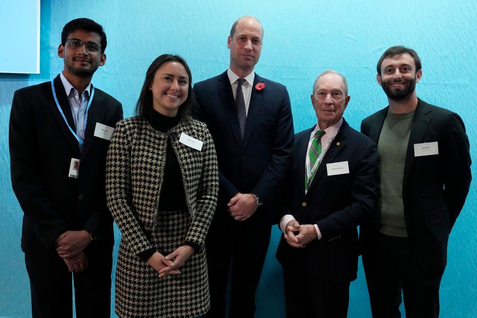 Britain's Prince William (C) and US businessman Michael Bloomberg (2ndR) stand with Earthshot Prize winners and finalists Vidyut Mohan (L) for Clean Air, Vaitea Cowan (2ndL) for Fix our Environment and Sam Teicher (R) for Revive our Oceans at the Glasgow Science Centre on the sidelines of the COP26 UN Climate Summit in Glasgow on November 2, 2021. (Photo by Alastair Grant / POOL / AFP) (Photo by ALASTAIR GRANT/POOL/AFP via Getty Images)