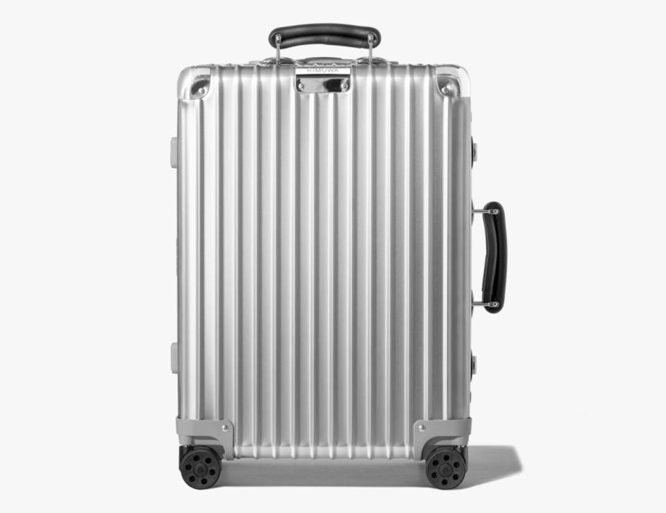 <p><a href="https://go.redirectingat.com?id=74968X1596630&url=https%3A%2F%2Fwww.rimowa.com%2Fus%2Fen%2Fluggage%2Fcolour%2Fsilver%2Fcabin%2F97353004.html&sref=https%3A%2F%2Fwww.harpersbazaar.com%2Ffashion%2Ftrends%2Fg40899822%2Fbest-gifts-for-sisters%2F" rel="nofollow noopener" target="_blank" data-ylk="slk:Shop Now;elm:context_link;itc:0;sec:content-canvas" class="link ">Shop Now</a></p><p>Classic Cabin Carry-On</p><p>$1500.00</p><p>Rimowa</p><span class="copyright">Rimowa</span>