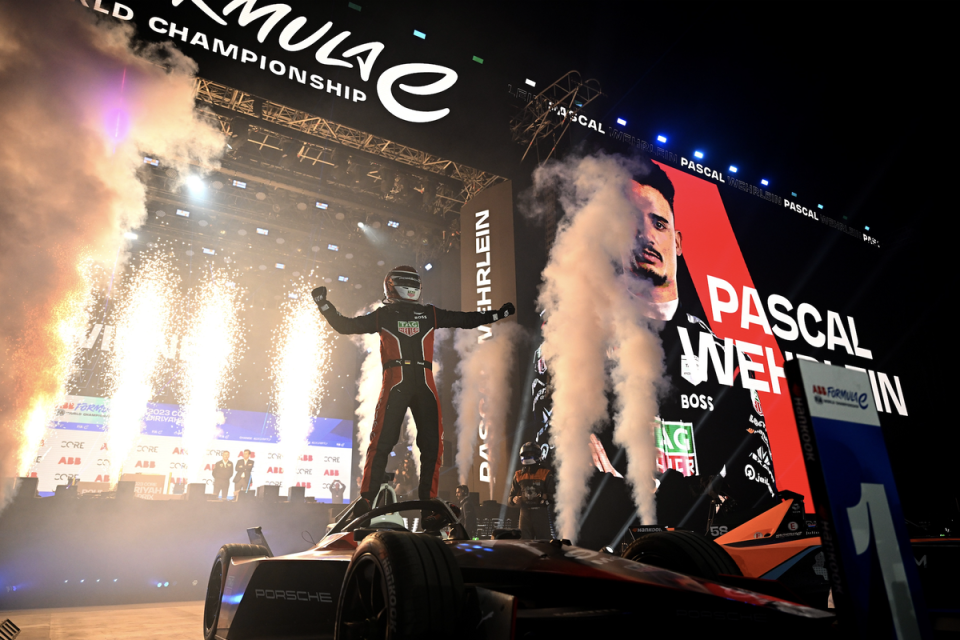 Pascal Wehrlein celebrates his second victory in two days in Diriyah (Formula E)