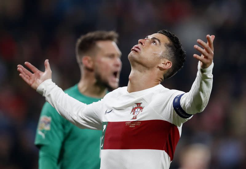 Cristiano Ronaldo de Portugal reacciona durante el partido contra República Checa por el Grupo 2 de la Liga A de la Liga de las Naciones de la UEFA