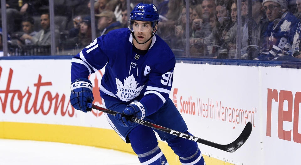 John Tavares gave his thoughts on the current captain vacancy of the Toronto Maple Leafs.  (Dan Hamilton-USA TODAY Sports)