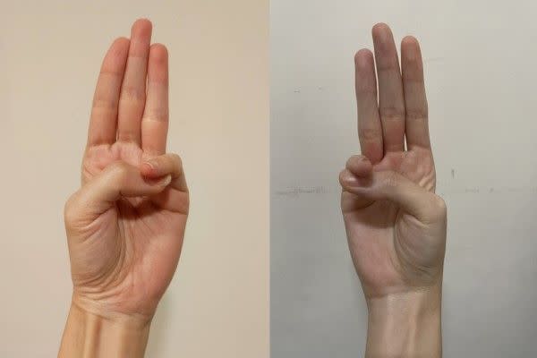 ▲原PO發現這個類似「三指敬禮」小拇指要壓住大拇指的手勢，不是每個人都做得到，記者實測發現雖然成功但是也不容易。（圖／記者陳珮瑜、李惠婷攝）