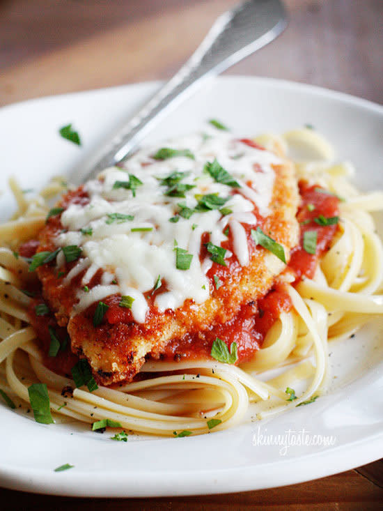 <strong>Get the <a href="http://www.skinnytaste.com/2009/04/baked-chicken-parmesan.html" target="_blank">Baked Chicken Parmesan recipe</a> from Skinny Taste</strong>