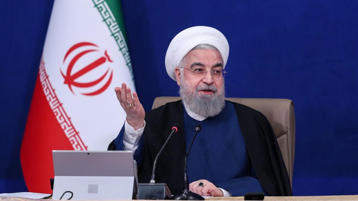 Hassan Ruhani, Präsident des Iran, spricht bei der wöchentlichen Kabinettssitzung.