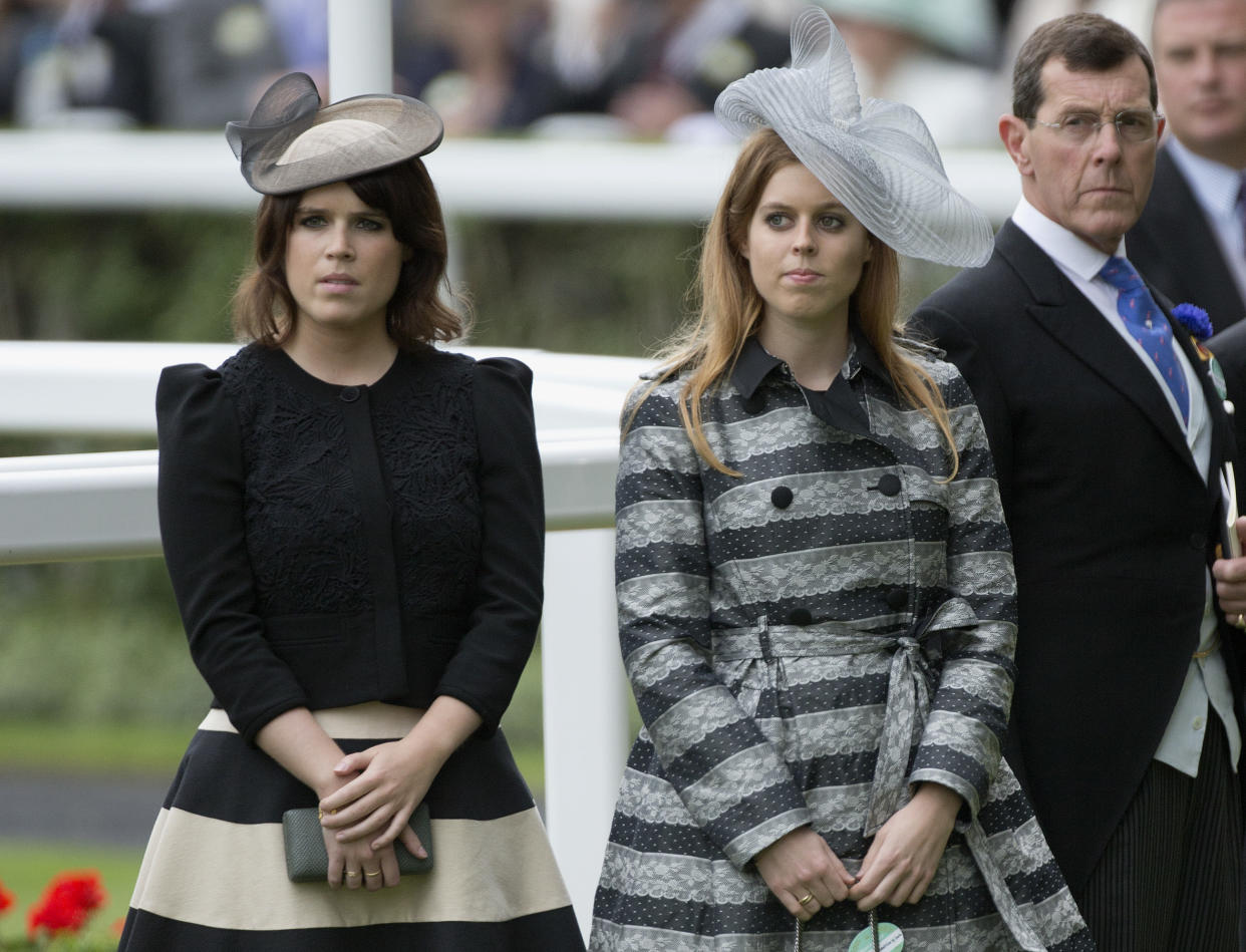 Eugenie und Beatrice leiden unter dem Druck der Öffentlichkeit. (Bild: AP Photo)