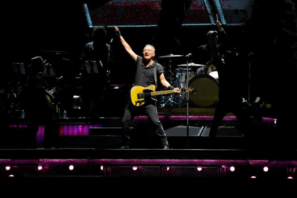 Greetings from MetLife Bruce Springsteen and E Street Band rock New Jersey