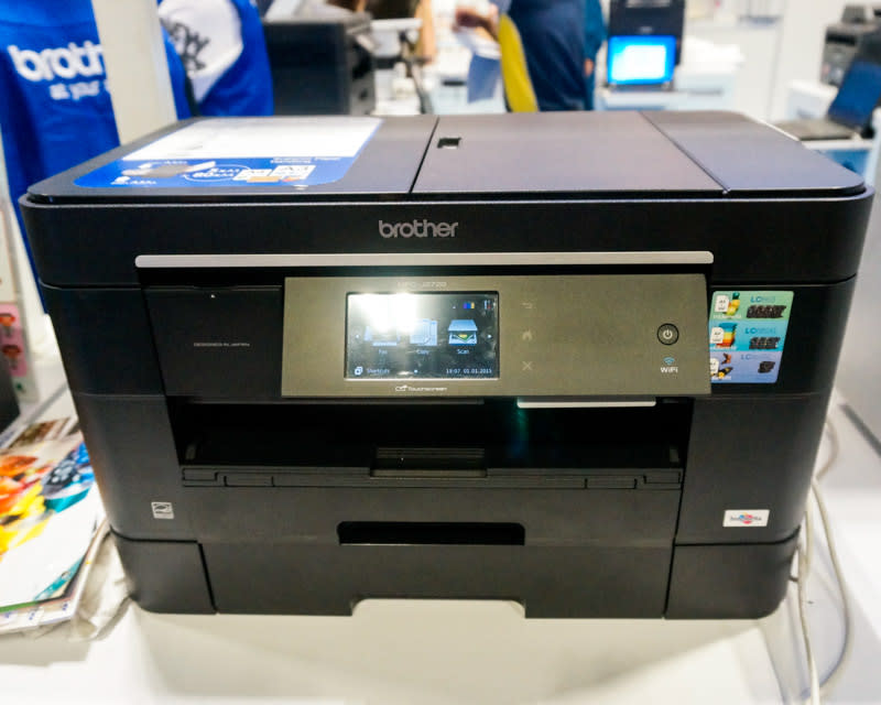 For larger prints, look to the MFC-J2720 InkBenefit, a color inkjet multi-function center that’s capable of doing up to A3 sized prints. It has an ISO print speed of up to 22ppm (mono)/20ppm (color), and is able to do direct photo print via USB, Media cards, and PictBridge. This goes for $338 (usual price $438), and you’ll get free delivery as well as $20 of NTUC vouchers thrown in. 