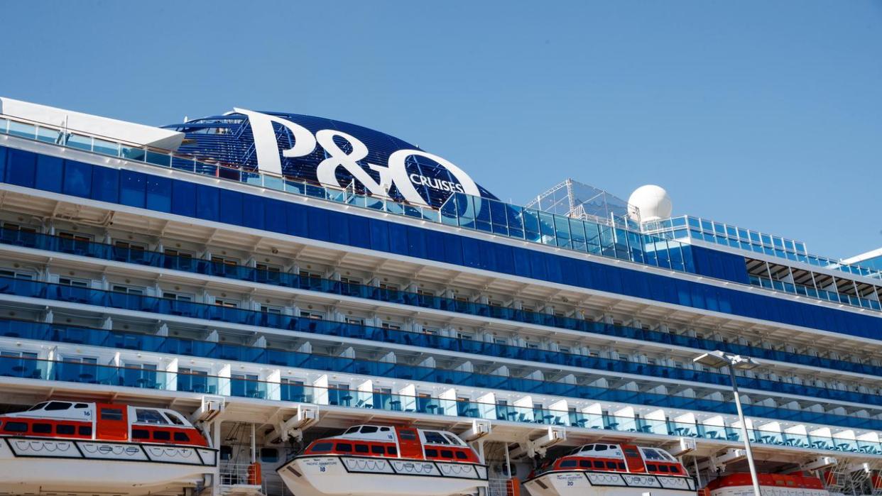 P&O Cruise Liner
