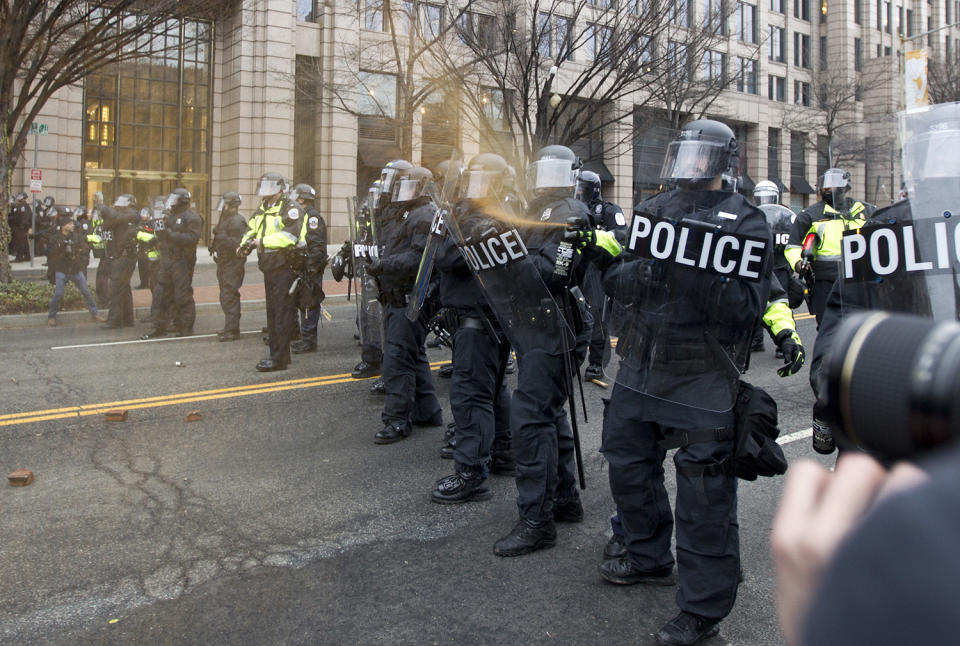 Anti-Trump inauguration protests break out in U.S.