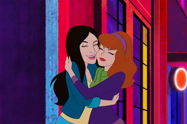 Are Velma and Daphne dating in Velma? Scooby-Doo fans are losing it over  their kiss - PopBuzz
