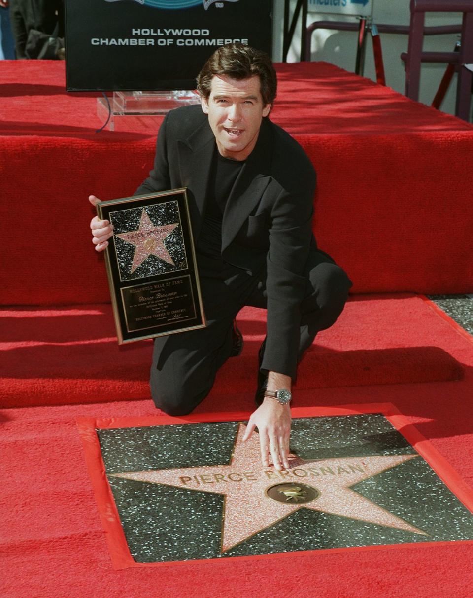 1997: Pierce Brosnan catches a star as 007