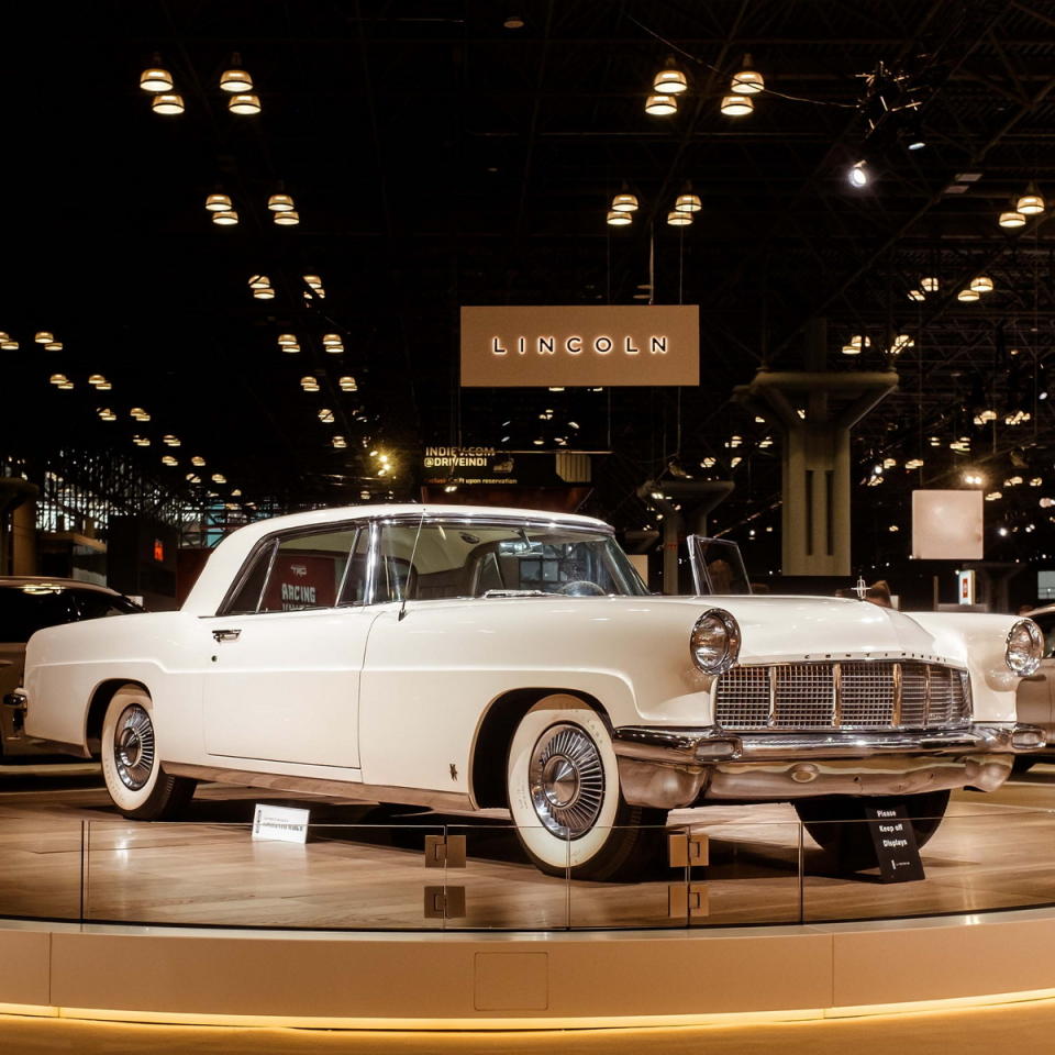 圖／1956 Lincoln Continental Mark II