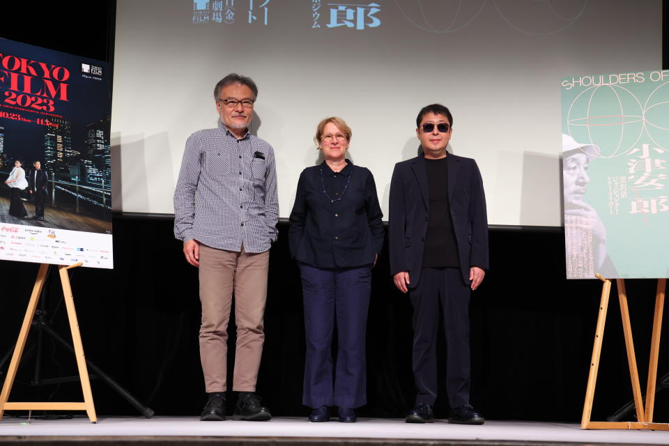 日本導演黑澤清（左起）、美國導演凱莉萊卡特、中國導演賈樟柯出席對談活動分享對小津安二郎作品的看法與解讀。（東京國際影展提供）
