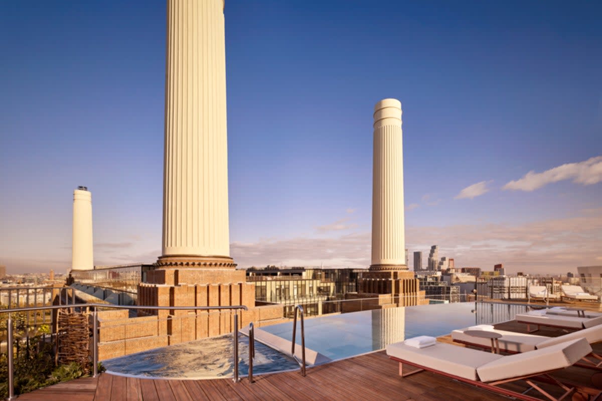 The infinity pool at art’otel Battersea Power Station (Matthew Shaw)