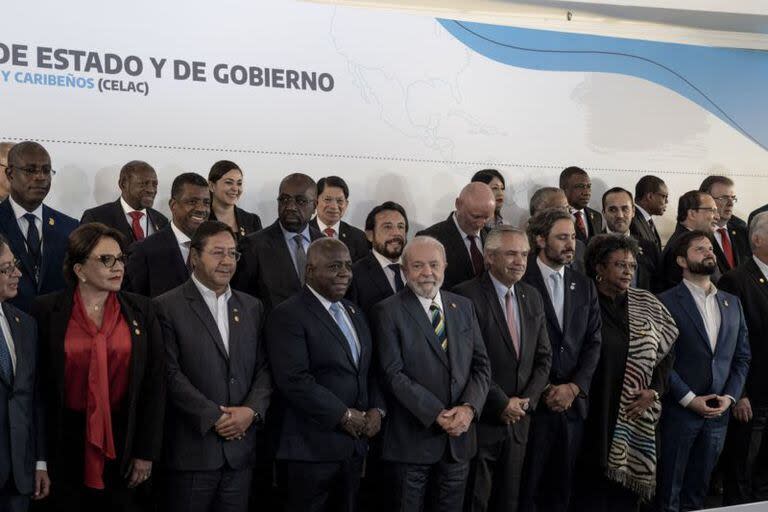 Lula eligió Argentina, donde se desarrolló una cumbre de la Celac, como primer viaje al exterior de su tercer mandato en enero de 2023
