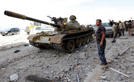 Libyan forces allied with the U.N.-backed government gather at the eastern frontline of fighting with Islamic State militants, in Sirte's neighbourhood 650, Libya, October 21, 2016. REUTERS/Ismail Zitouny