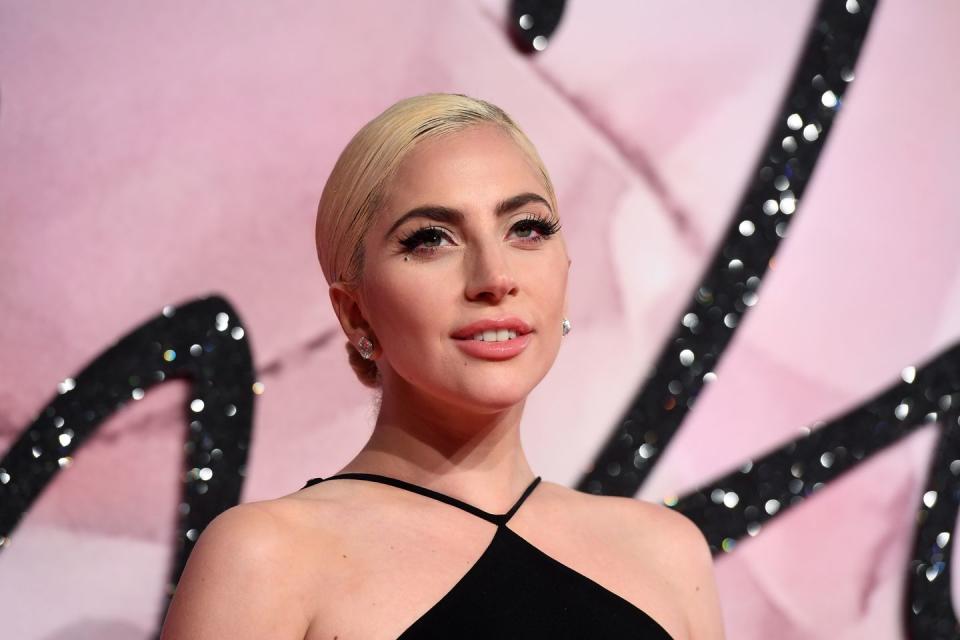 Lady Gaga, 33