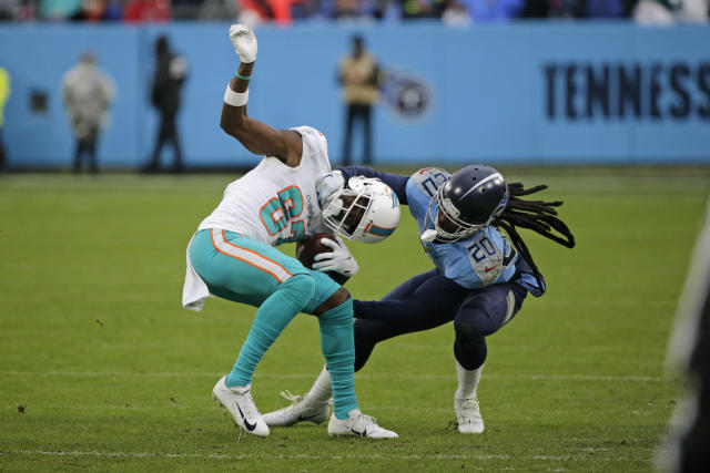 Dolphins playoff hopes end after 34-3 loss in Tennessee